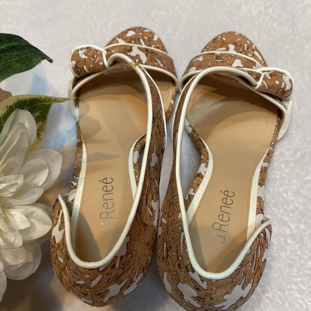 J Renee Tan and White Shoes Size 10 1/2M - Picture 5 of 12